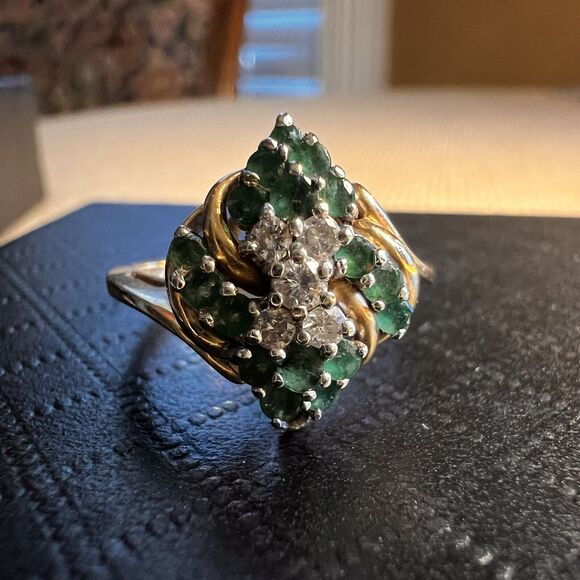 Vintage Emerald and Diamond Cocktail 14 Kt Gold Ring Women's Size 7 - Picture 8 of 12